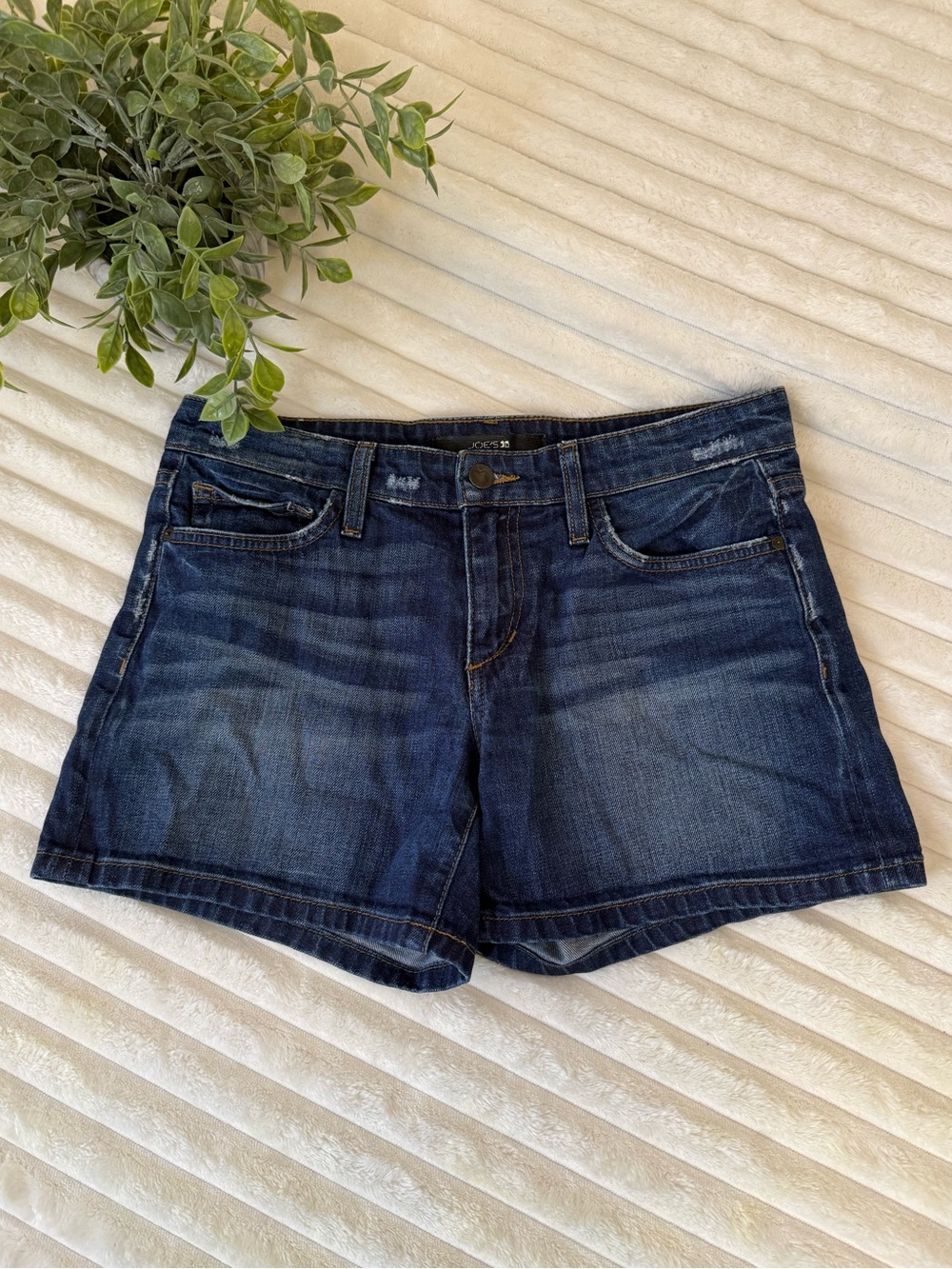 Joeβs Jeans denim shorts size 26